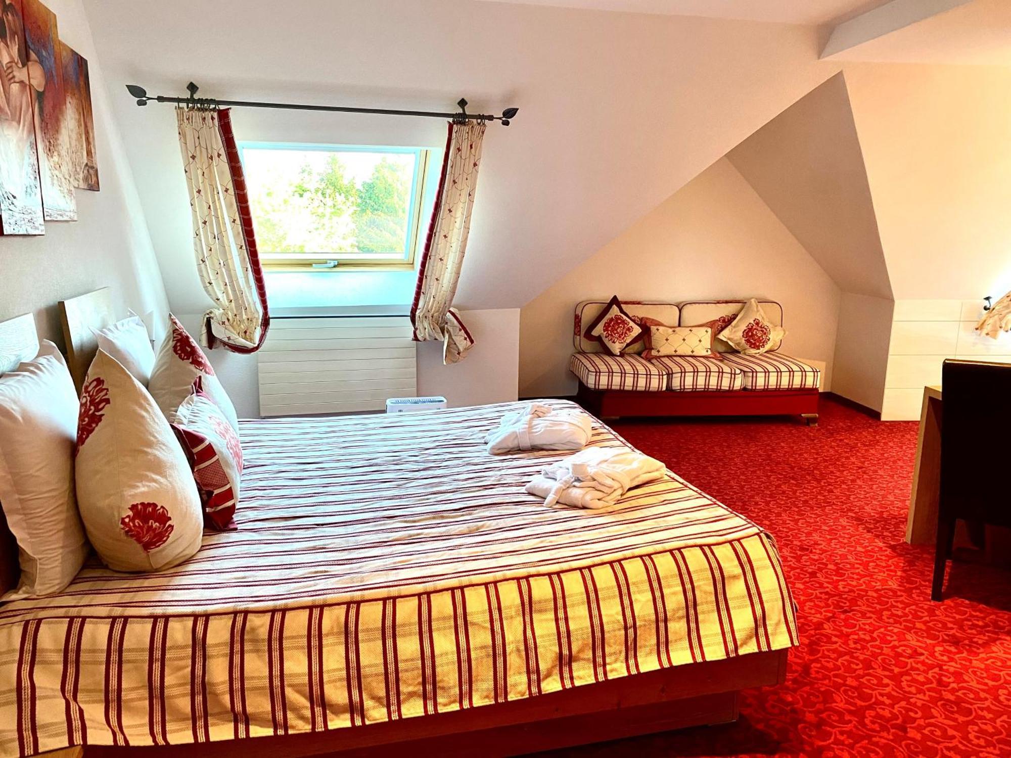 Hotel Restaurant Le Petit Kohlberg Lucelle Bagian luar foto